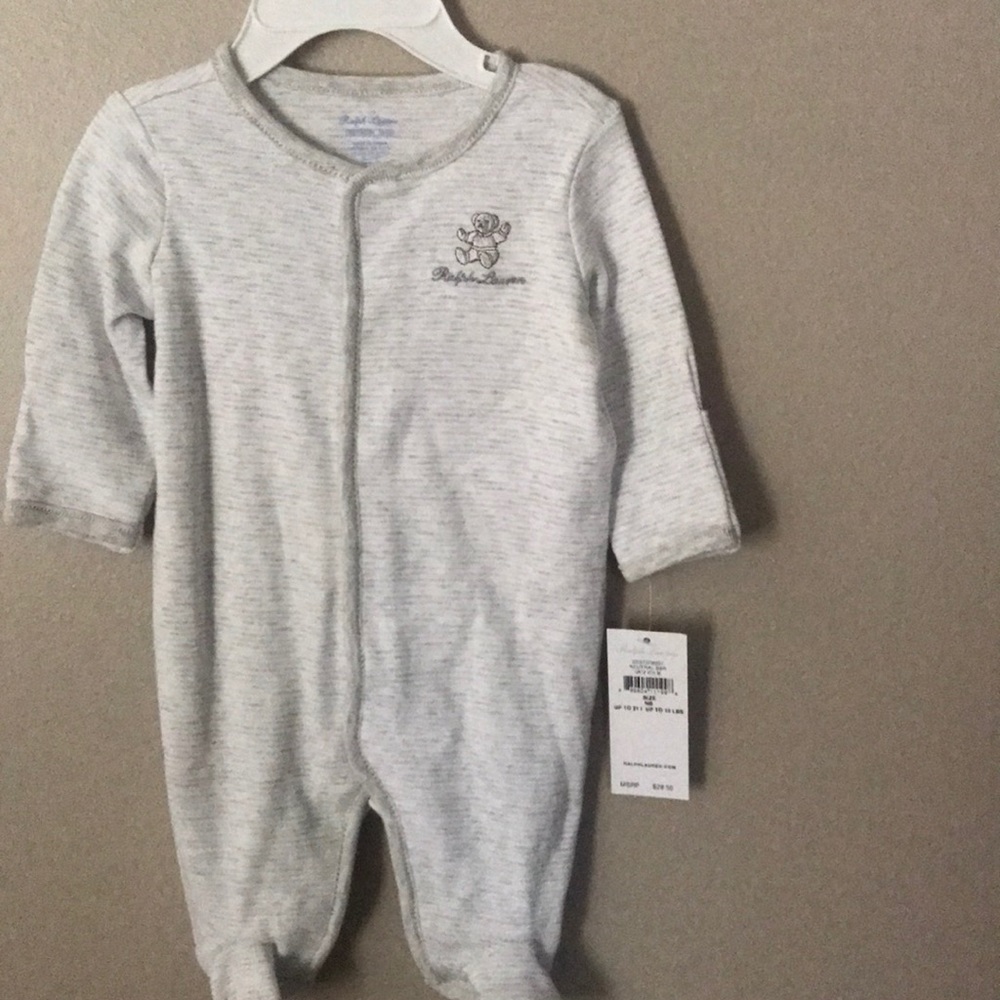 Clothes - Picture 3 of 3